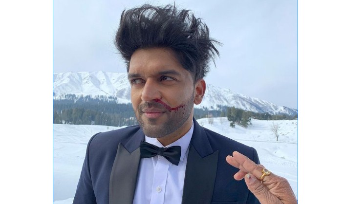 Guru Randhawa suffers nose bleed during Kashmir's sub-zero shooting